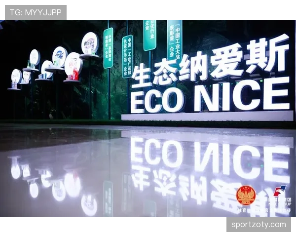 覃海洋训练完直接去奢侈品店刷卡，柜姐以为他是替老板跑腿的